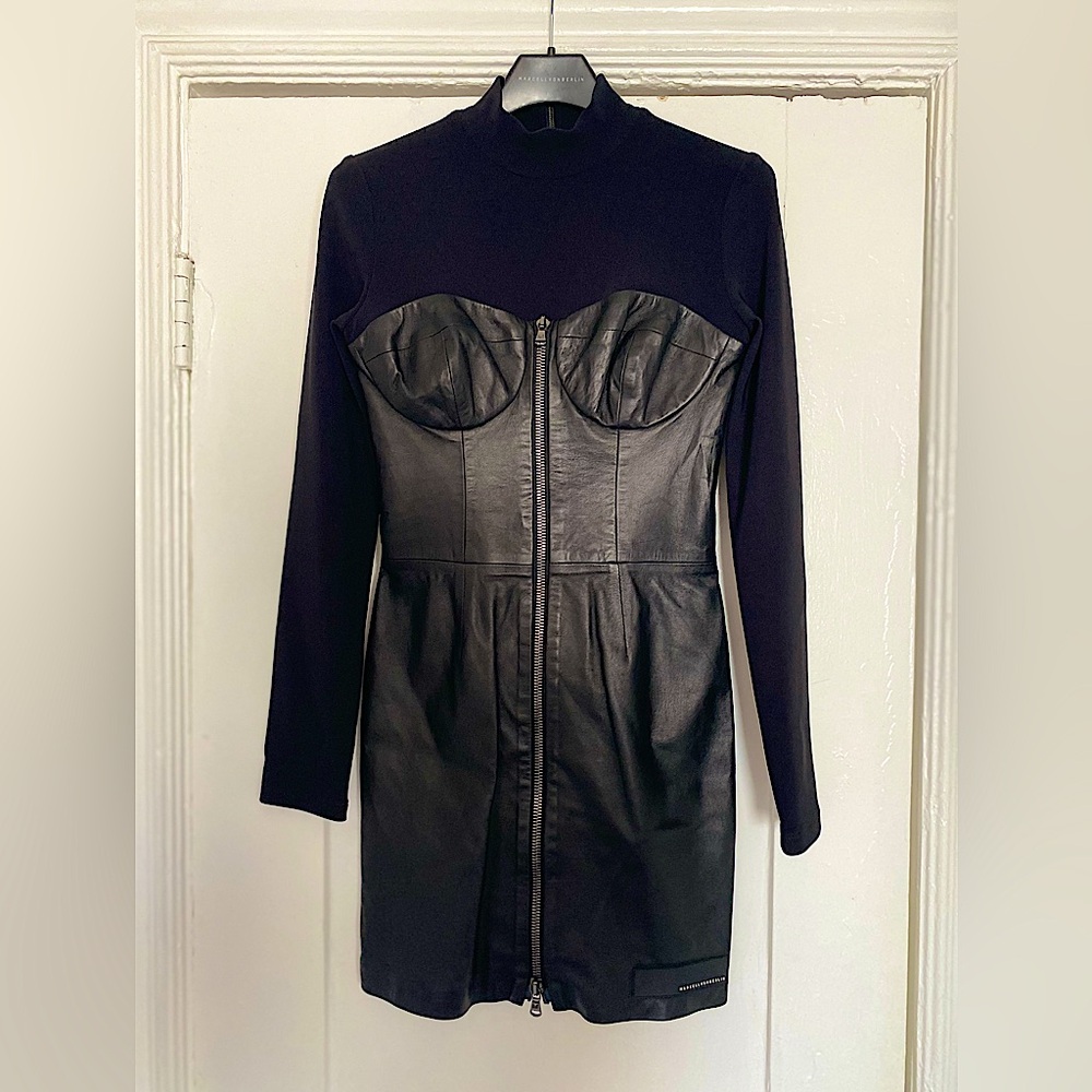 Marcell von Berlin black leather dress in SZ US 4 with zipper